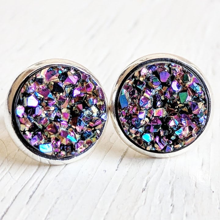 Ultraviolett Auf Silber, Hypoallergene Ohrstecker, Druzy Dunkle Ohrringe, Lila Druzy, Blau Metallic Ohrring von jennascifres