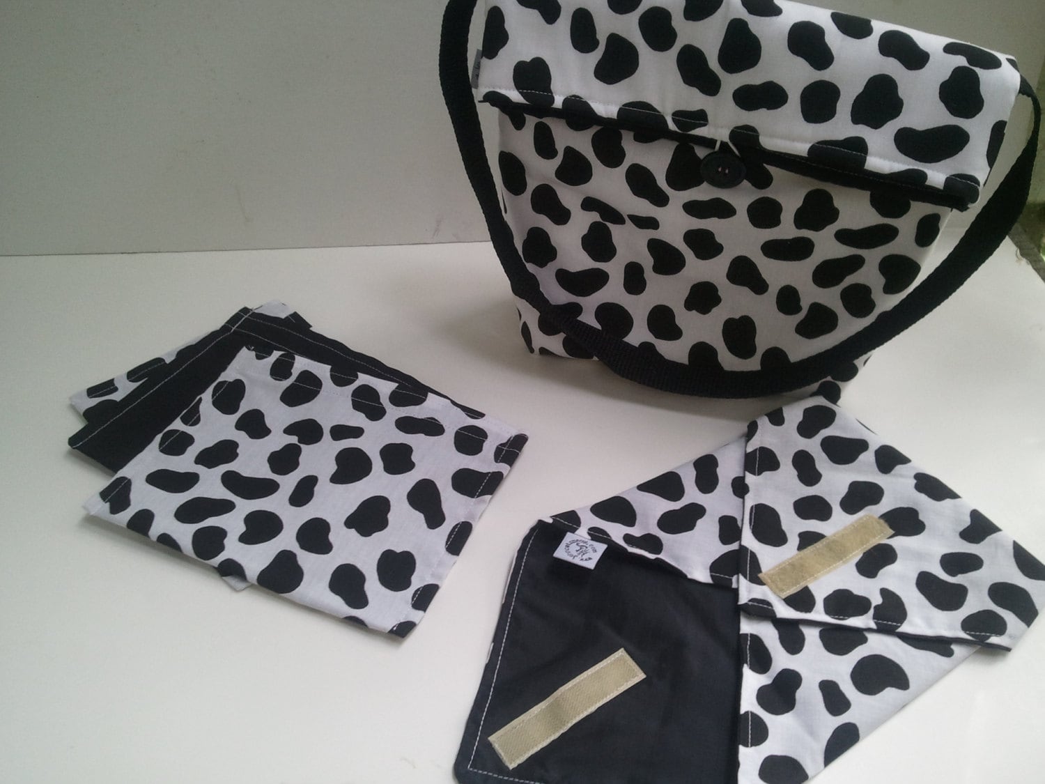 Dalmatiner/Kuh Wiederverwendbare Mittagessen Kit | Isolierte Tasche, Sandwich Wickeln & 3 Snack-Beutel Dalmatiner/Kuh Wiederverwendbare Mittagessen Kit | Isolierte Tasche, Sandwich Wickeln & 3 Snack-Beutel von jenncatsmeow