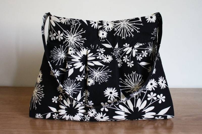 Schwarz Und Creme Floral Kleine Tasche, Fertig Zum Schiff Schwarz Und Creme Floral Kleine Tasche, Fertig Zum Schiff von jenniejane