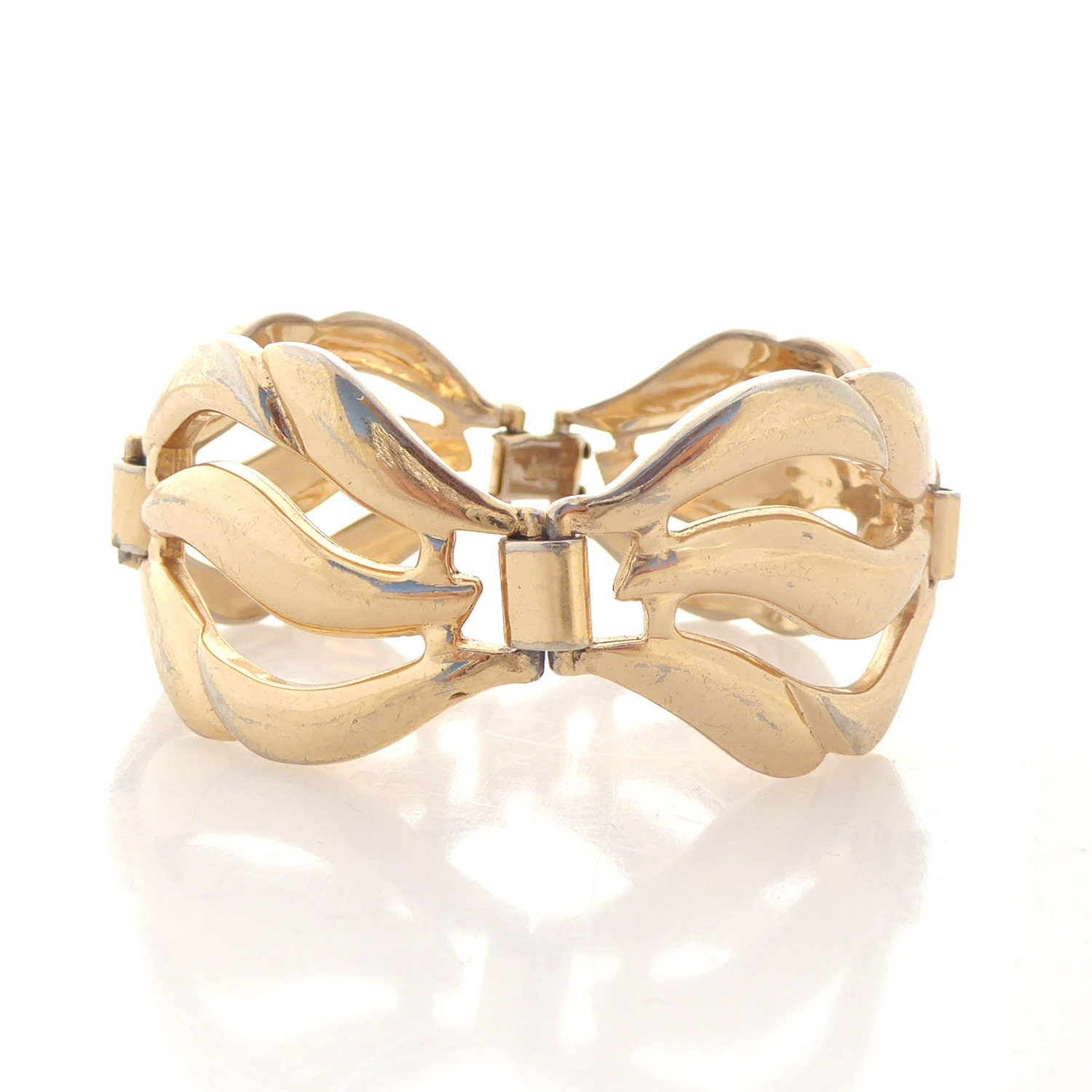 1960Er Oder 1970Er Jahre Bergere Gold Großes Gewelltes Wellenlink Skulpturales Breites Klobiges Statement Ausschnitt Boho Riesiges Armband von jennydayco