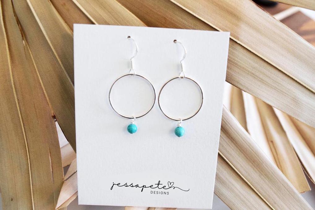 Türkis Flussstein Sterling Silber Creolen Türkis Flussstein Sterling Silber Creolen von jessapetedesigns