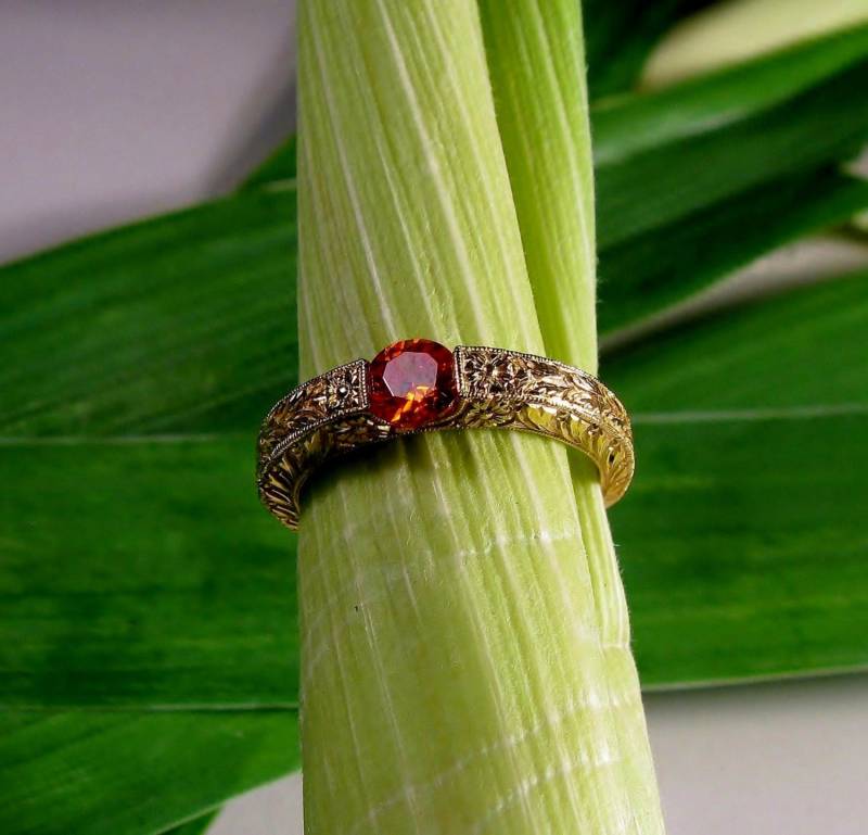 Orange Saphir Ring - Handgravur Goldring 14K Gold Padparadsha Old Fashion Art Deco von jewelAbench