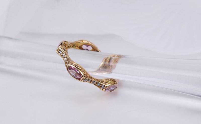 Rosa Saphir Band Ring - Art Deco Handgravierter 14K Roségold Multistone von jewelAbench