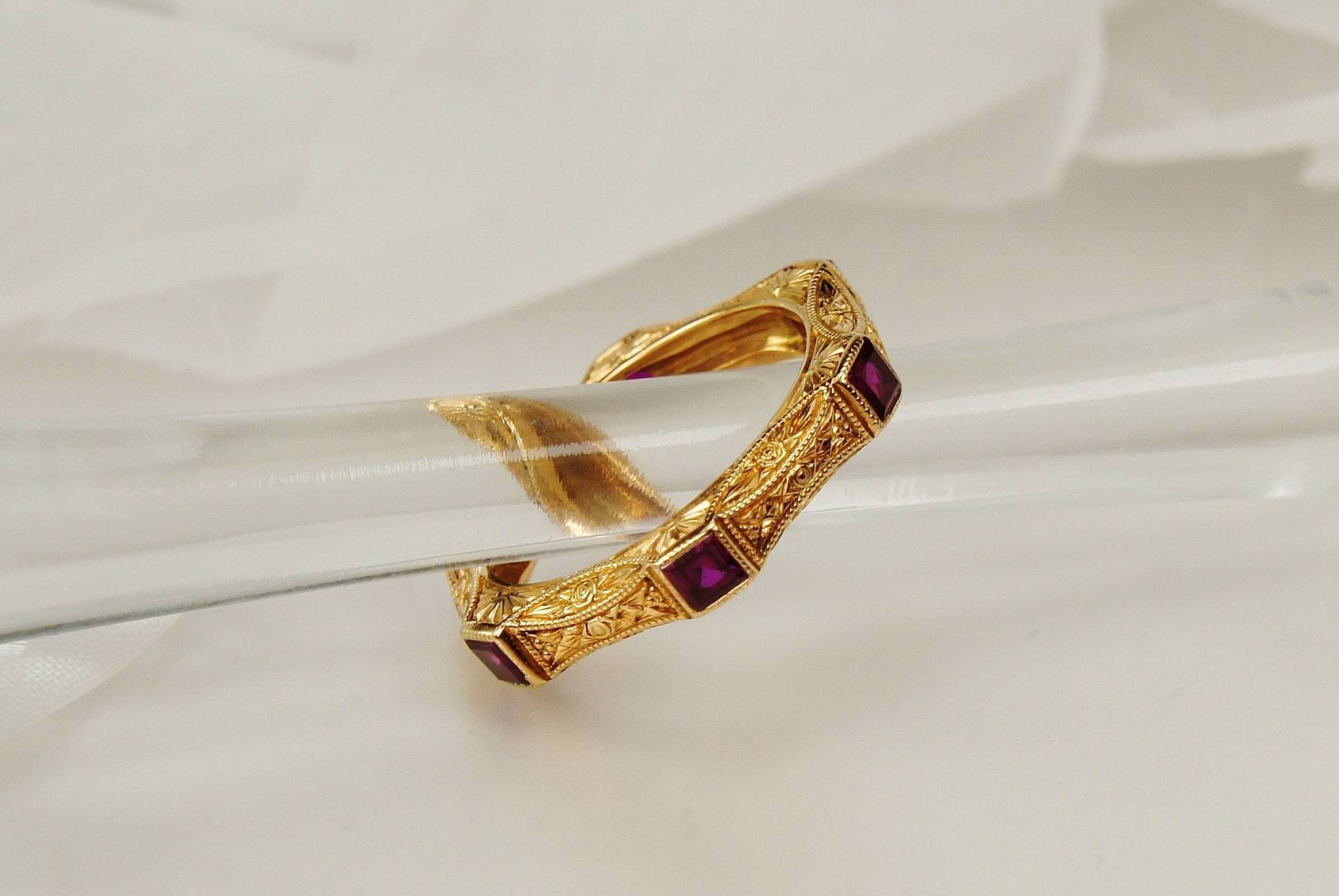 Rubin Bandring - Аntique Art Deco Ring Handgravierter 14K Roségold von jewelAbench
