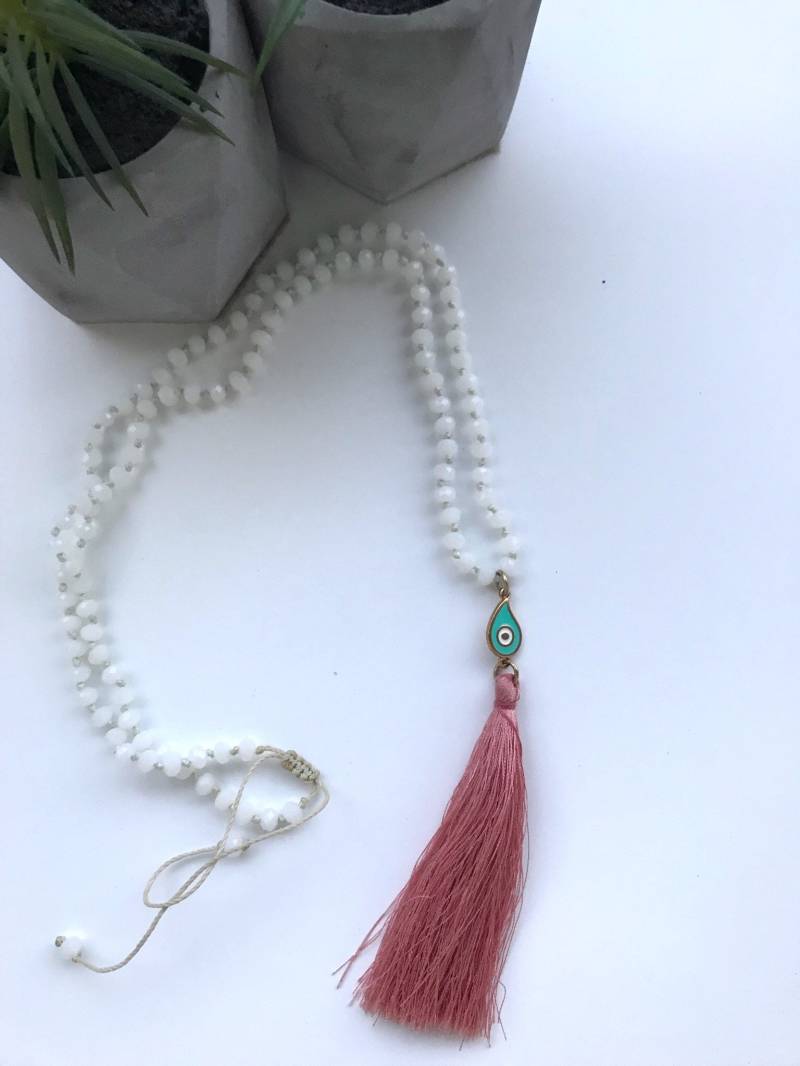 Evil Eye Halskette Rosa Quaste, Weiße Kristallperlen von jewelboxshop