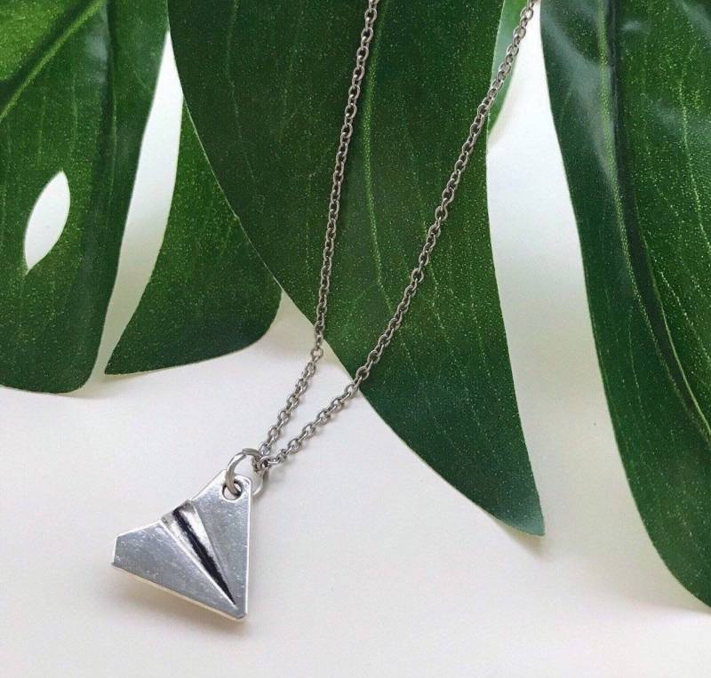 Papierflieger Halskette| Flugzeug Kette| Origame Reisekette| Reiseschmuck| Zierlicher Schmuck von jewelboxshop