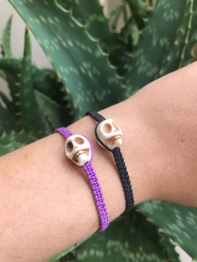 Totenkopf Armband/Geflochtenes Armband/Freundschaftsarmband/Geknüpftes Armband/Verstellbares Armband/Makramee Armband/stapelbares Armband von jewelboxshop