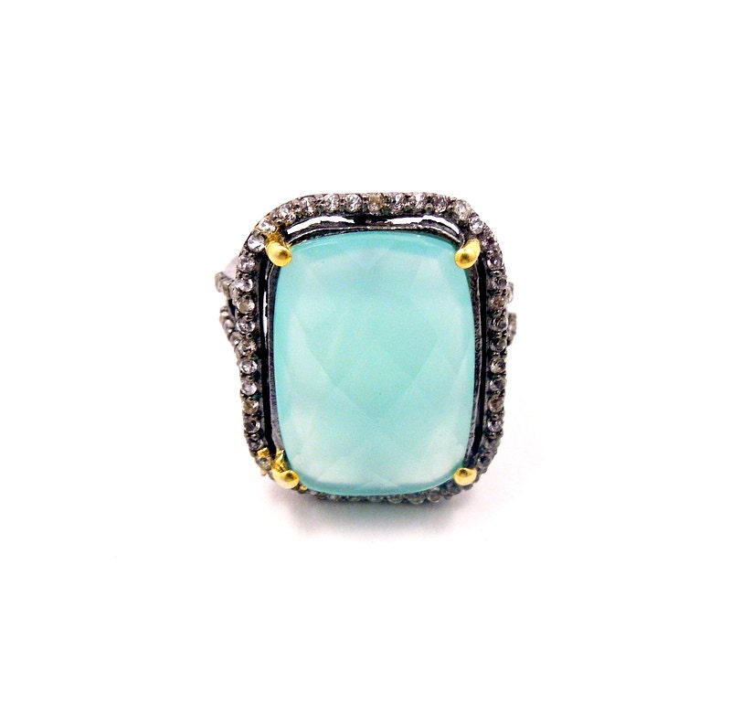 Bezaubernder Pave Topas Rechteck Blauer Chalcedon Ring - Oxidierter Sterling Silber Mit Weißen Edelsteinen Ringgröße 7 | Ex12-01 von jewelersparadise