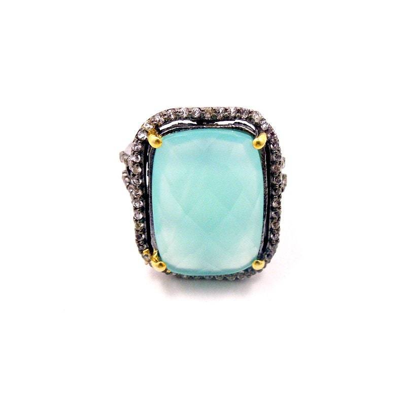 Bezaubernder Pave Topas Rechteck Blauer Chalcedon Ring - Oxidierter Sterling Silber Mit Weißen Edelsteinen Ringgröße 7 | Ex12-01 von jewelersparadise