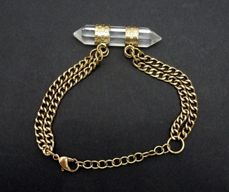 Doppelender Kristallquarz-Punkt-Armband Mit Messingkette Und Bands | S71B7-02 von jewelersparadise