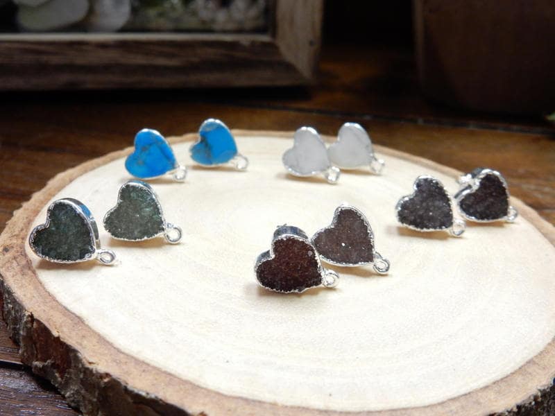 Edelstein-Herz-Bolzen-Ohrringe Mit Hoop Und Galvanisiertem Silberrand von jewelersparadise