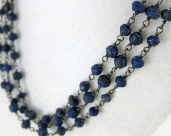 Edelstein Perlen Kette - Fertige 30 "Lapis Lazuli 4mm Auf Schwarz Glänzender Wire Wrapped Mit Karabinerverschluss von jewelersparadise