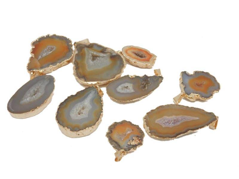 Natürlicher Achat Druzy Geode Anhänger, Getaucht in Eine Schicht Aus Galvanisiertem 24 Karat Gold Von Hoher Qualität Dsa | S19B6-03 von jewelersparadise