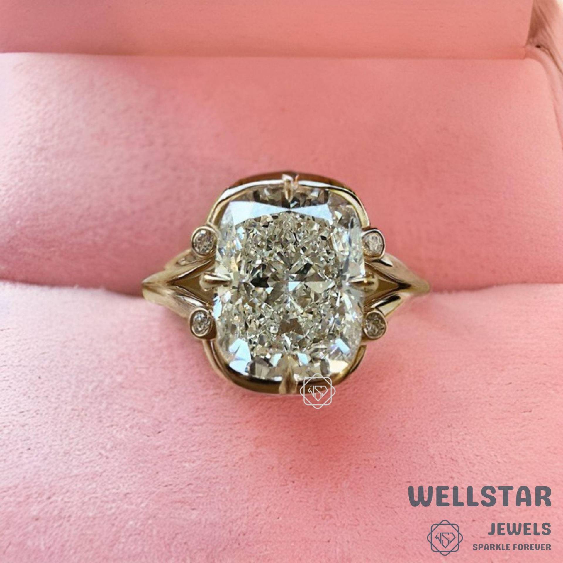 2.00 Ct Cushion Cut Moissanite Engagement Ring | Yellow Gold Split Shank Solitaire Modern Diamond Alternative Wedding Jewelry von jewellerybywellstar