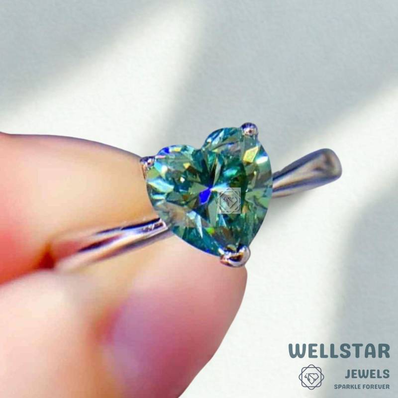 2.00 Ct Heart Cut Green Moissanite Engagement Ring in 14K White Gold | Solitaire Promise With Tapered Shank Bridal Jewelry von jewellerybywellstar