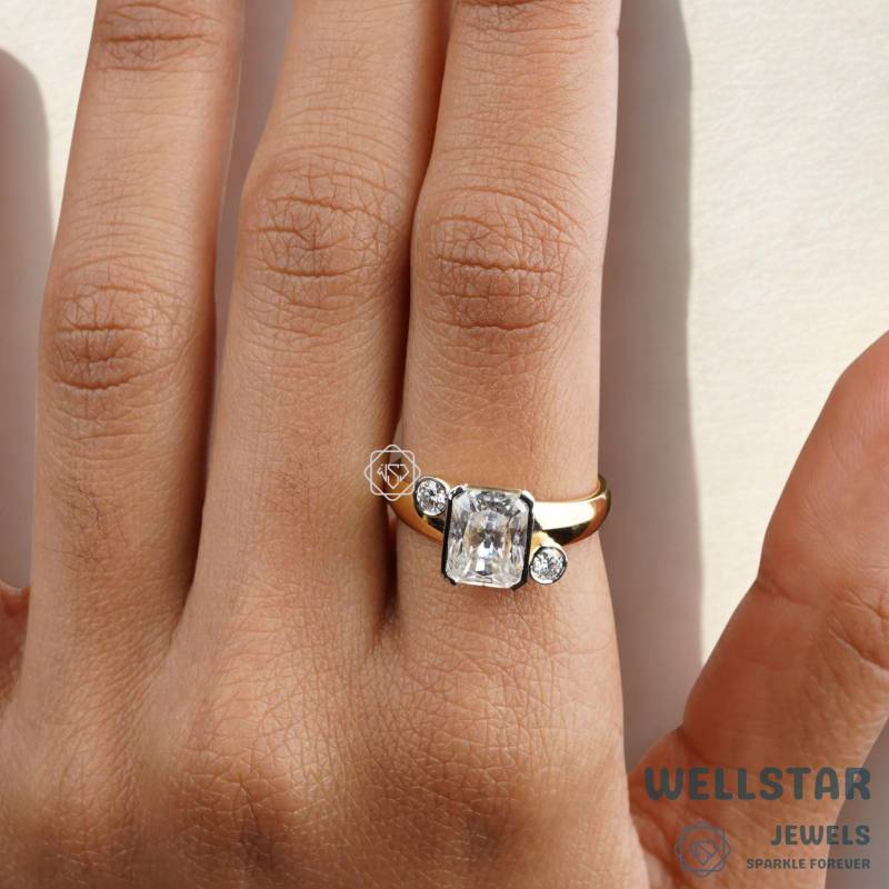 2.00 Ct Radiant Cut Moissanite Engagement Ring With Side Diamonds in 10K Yellow Gold | Bezel Set Three Stone Solitaire Bridal Jewelry von jewellerybywellstar