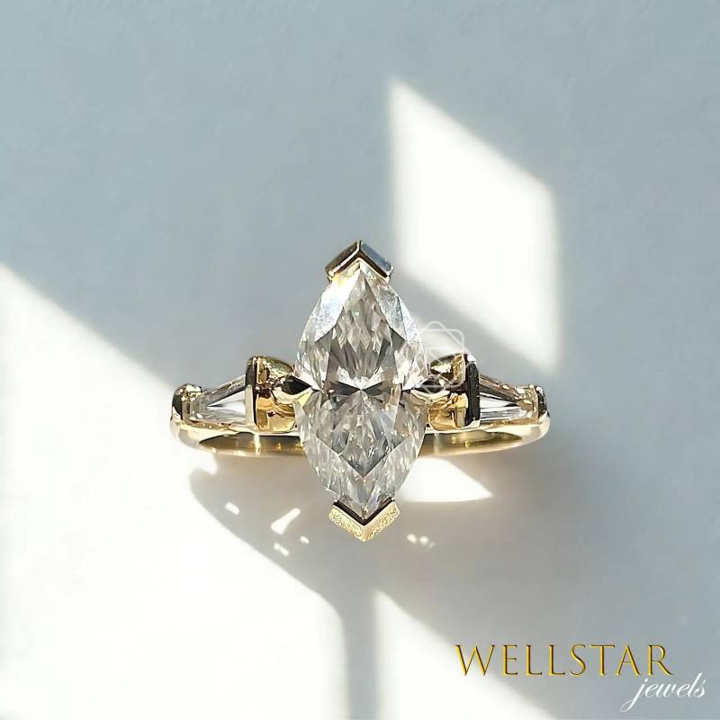 2.50Ct Marquise Cut Moissanite Engagement Ring With Tapered Baguette 10K 14K 18K Yellow Gold Solitaire For Women von jewellerybywellstar