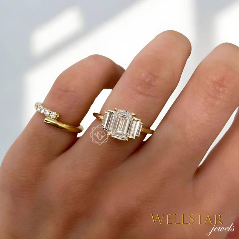 2.50Ctw Emerland Cut & Baguette Moissanite Diamond Ring| 10K Yellow Gold Unique Engagement Everyday Wear Ring von jewellerybywellstar