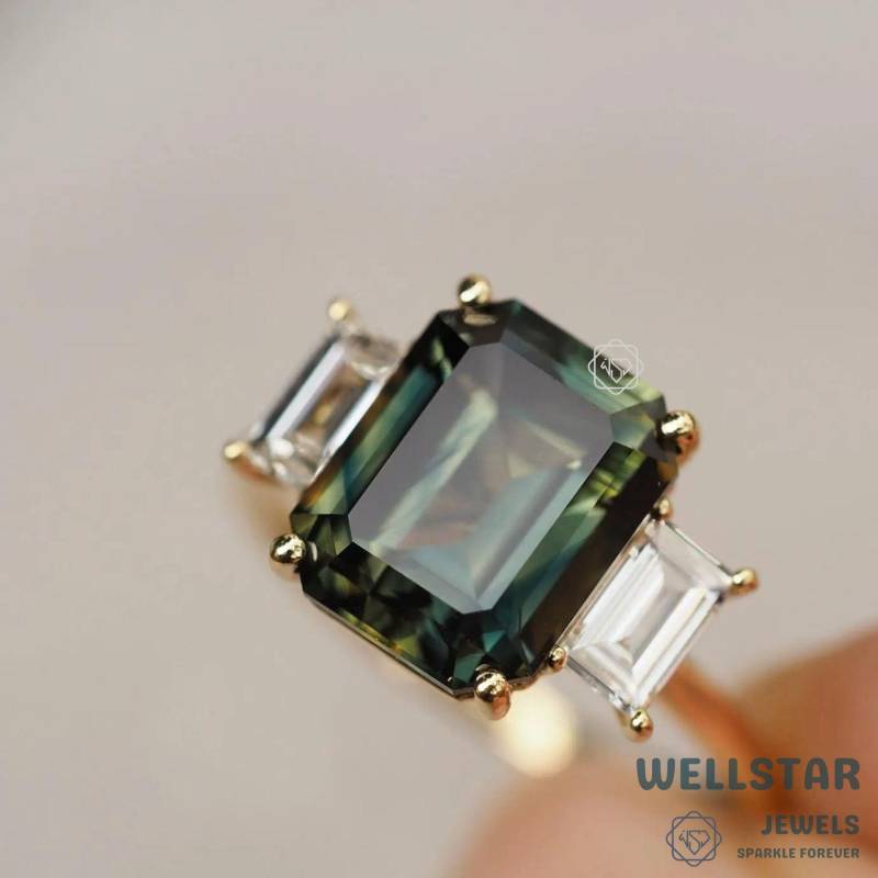 3.00 Ct Emerald Cut Green Moissanite Engagement Ring | Three Stone With Baguette Accents Unique Bridal Jewelry von jewellerybywellstar