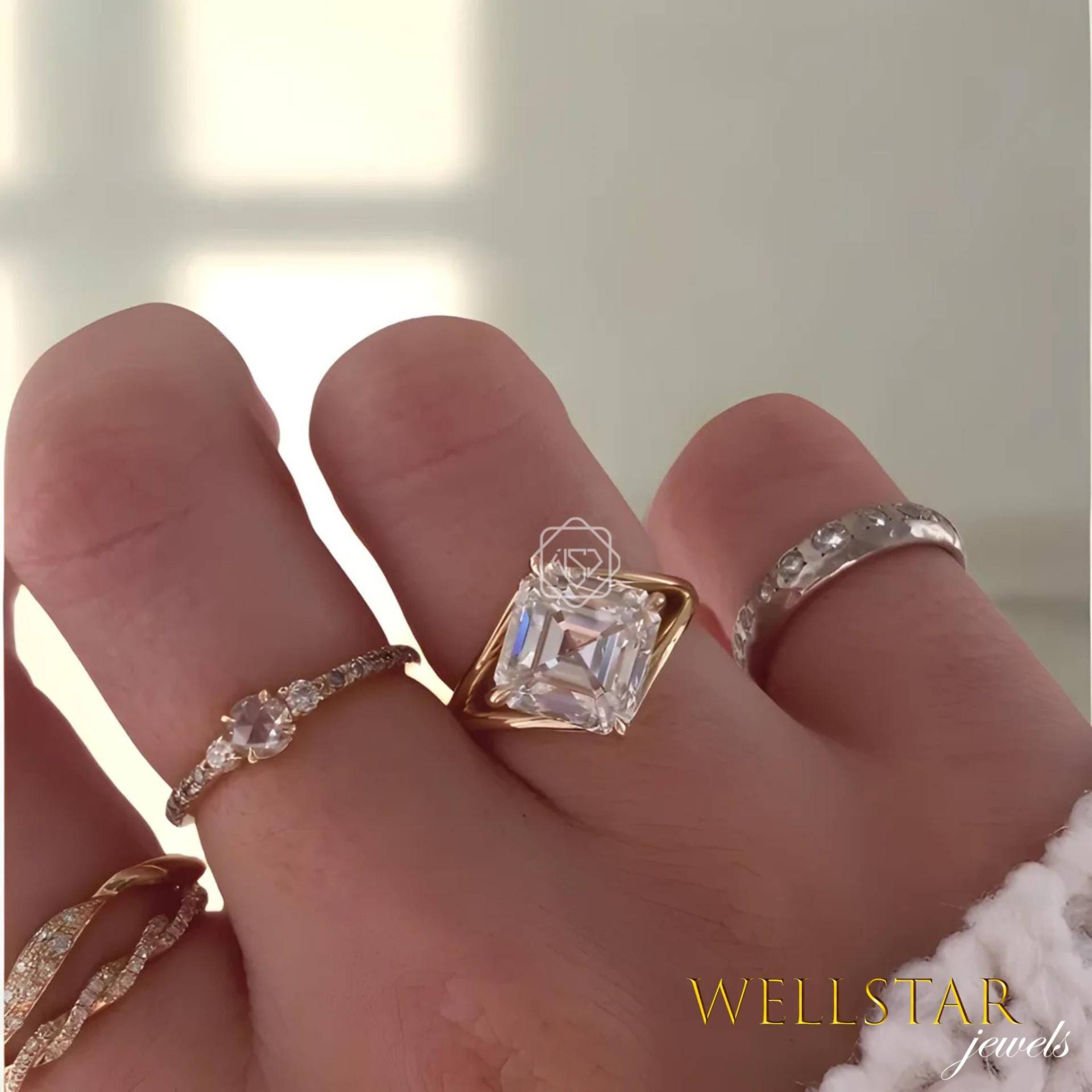 3.00Ct Asscher Cut Moissanite Diamond Engagement Ring Yellow Gold Split Shank Setting Modern Art Deco von jewellerybywellstar
