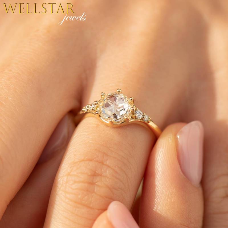 Dainty Vintage 2.00Ct Rose Cut Moissanite Diamond Ring Snowflake Engagement 14K Yellow Gold For Women Ring von jewellerybywellstar