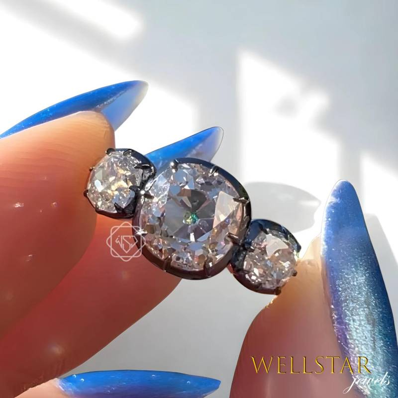 Elegant Three Stone Lab Diamond Engagement Ring | 2.50 Ct in Gold For Women von jewellerybywellstar