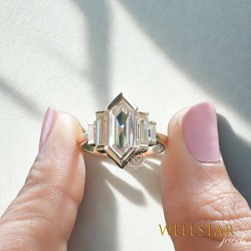 2.50Ct Hexagon Cut Diamond Statement Ring | 14K Yellow Gold Five Stone Art Deco Geometric Vintage von jewellerybywellstar