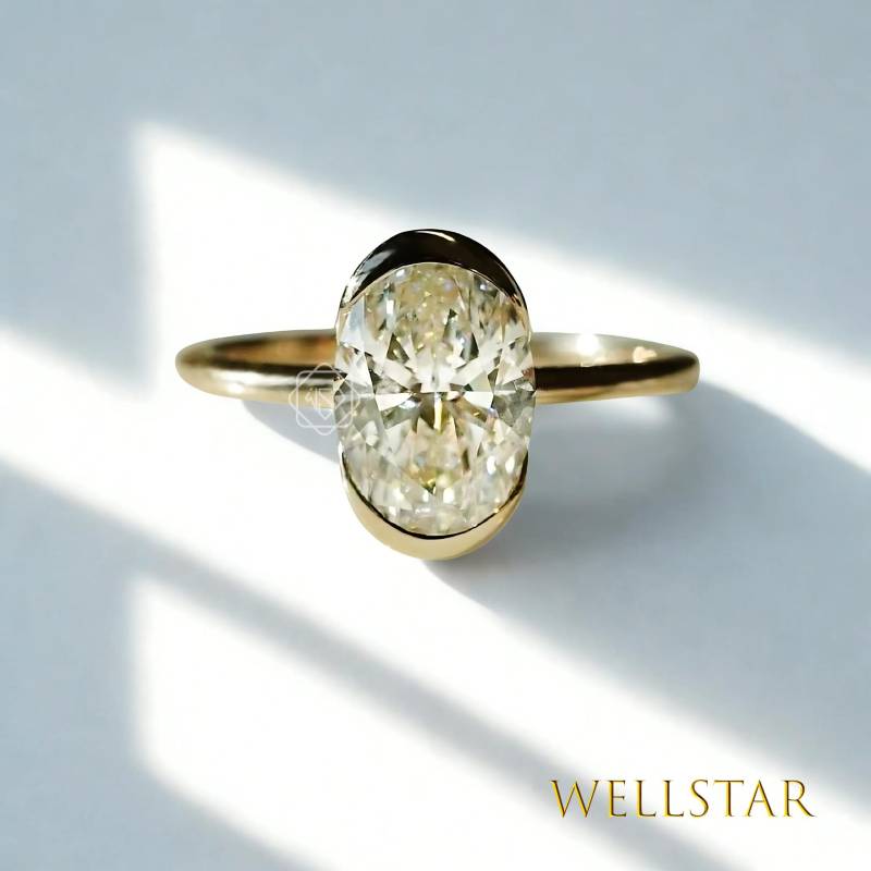 2.50Ct Oval Cut Moissanite Bezel Solitaire Ring 14K Yellow Gold Modern Engagement Handmade von jewellerybywellstar