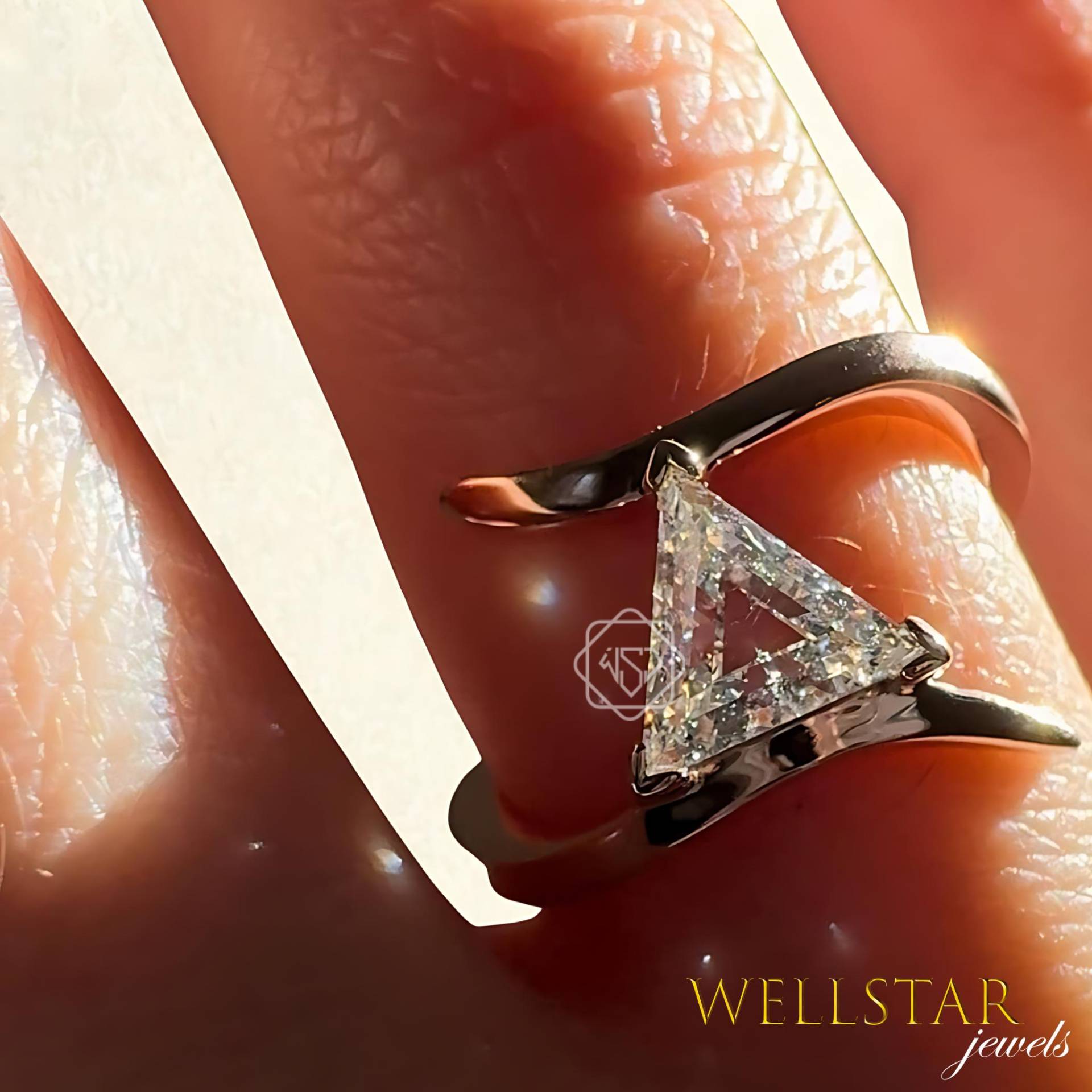 Unique Statement Ring For Women 2.50Ct Triangle Cut Moissanite Diamond Modern Open Band 10K Solid Gold Geometric Minimalist von jewellerybywellstar