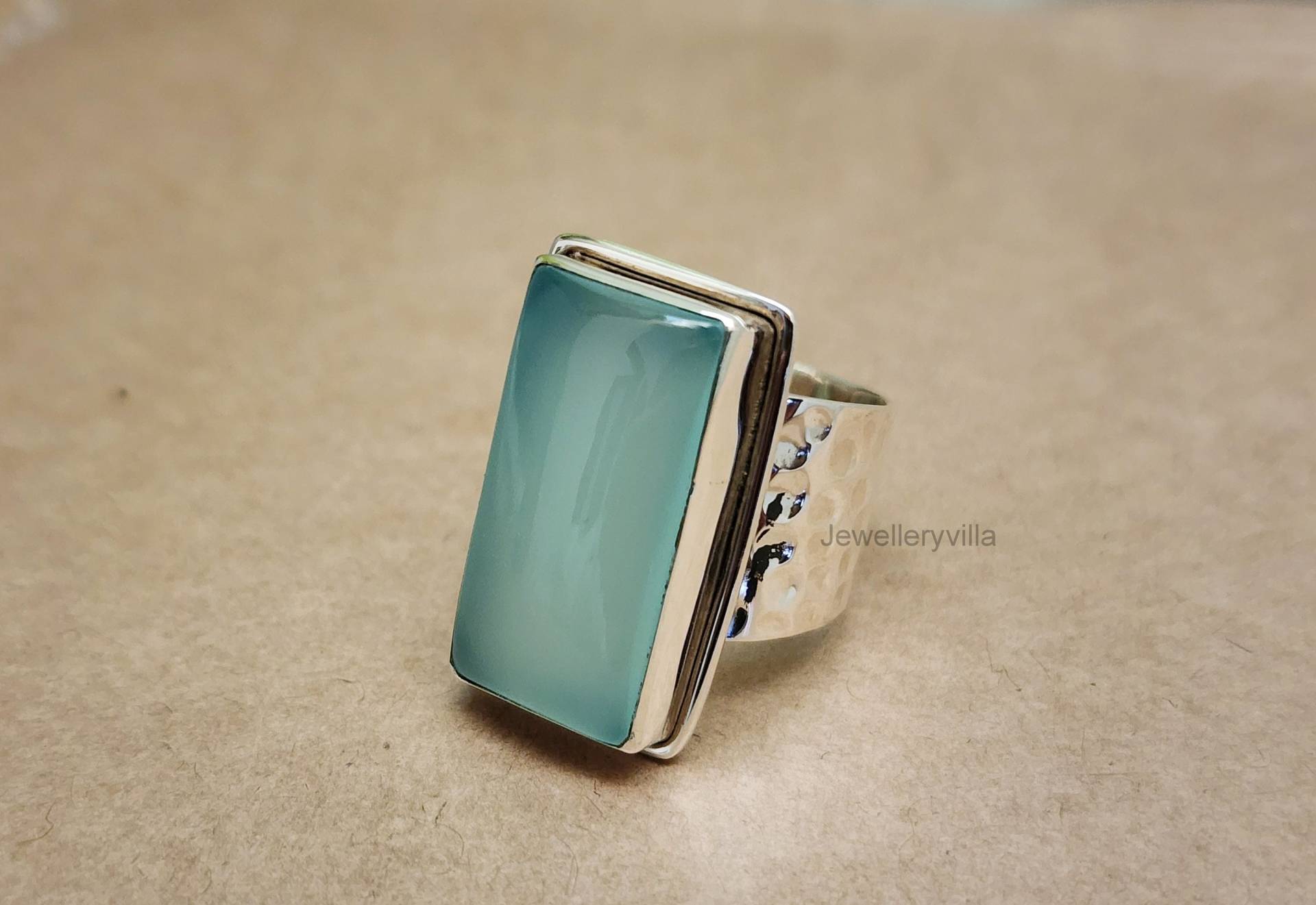 Aqua Chalcedon Ring, Gehämmerter Silberring, Rechteck Form Großer Edelstein 925 Sterling Silber Geschenkring, Boho Ring von jewelleryvilla