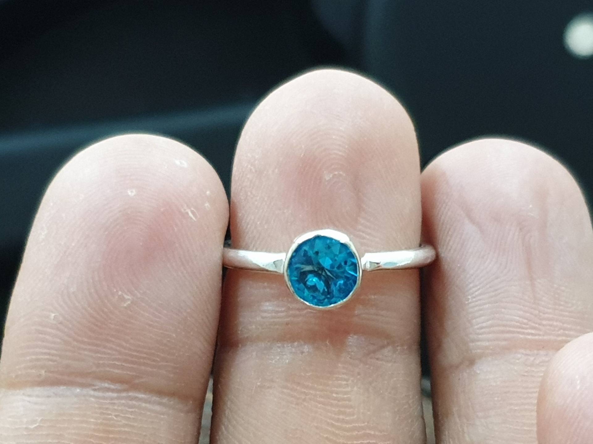 Blauer Topas Edelstein Ring, 925 Sterling Silber Handgemachter Schöner Blauer Quarz Kleiner Frauen Ring von jewelleryvilla