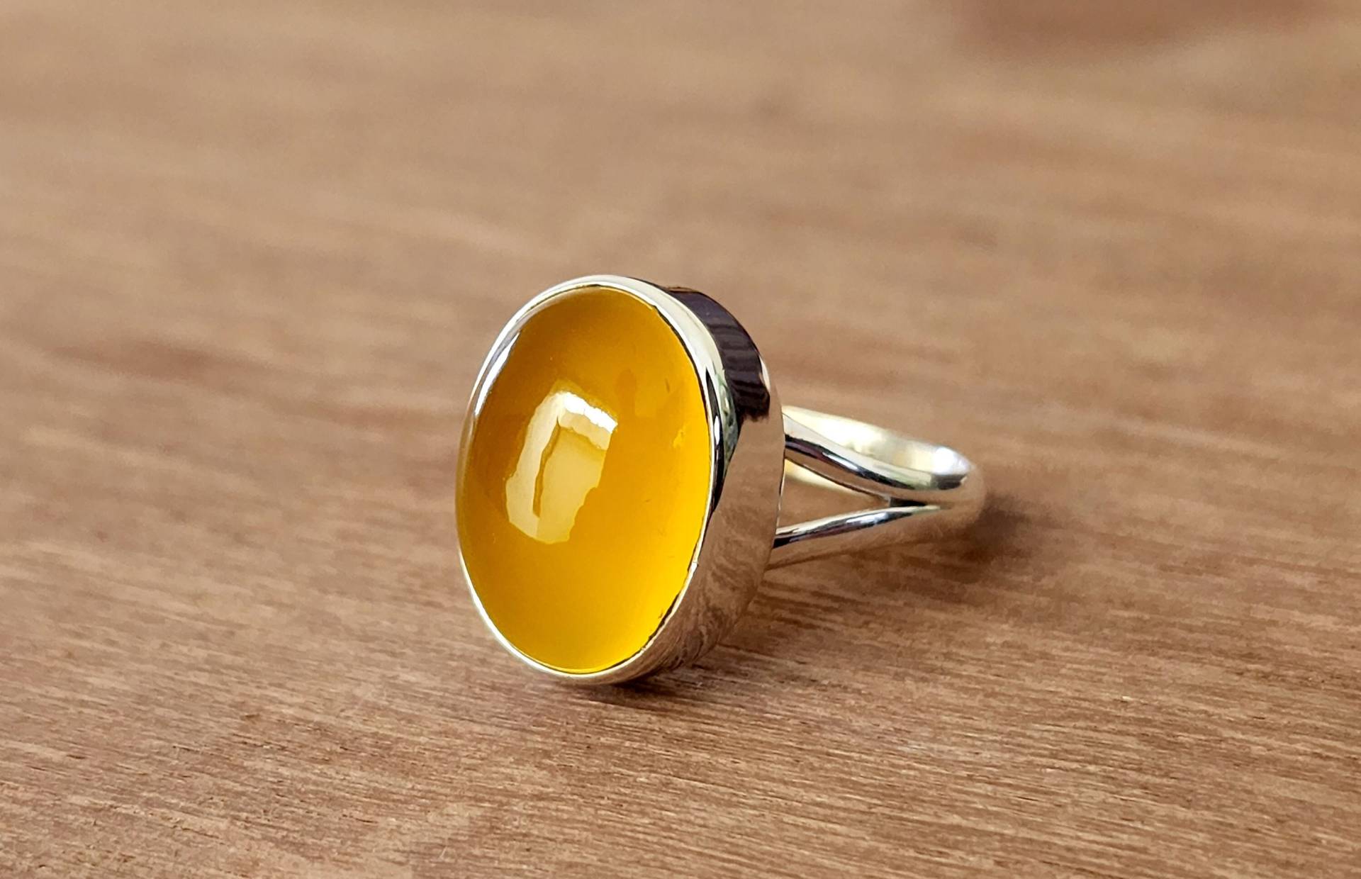 Chalcedon Ring, Mango Farbe Edelstein 925 Massiv Sterling Silber Gelbgold Frauen Geschenk Für Sie Chalcedon Ring, Mango Farbe Edelstein 925 Massiv Sterling Silber Gelbgold Frauen Geschenk Für Sie von jewelleryvilla