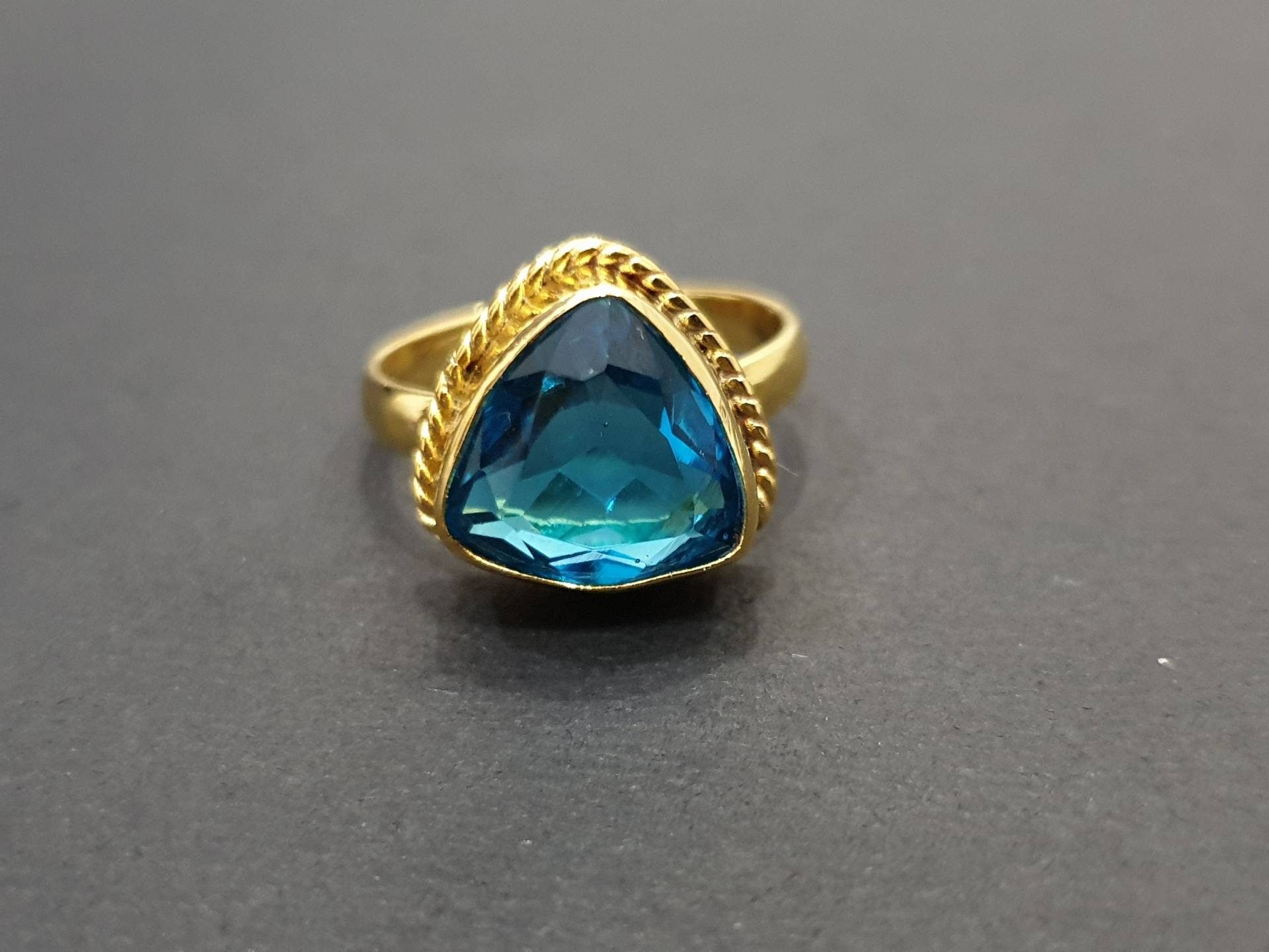 Designer Blautopas Ring, 925 Massiv Sterling Silber 22K Gelb Gold Überzug Quarz Stein Rose Gold, Frauen Ring von jewelleryvilla