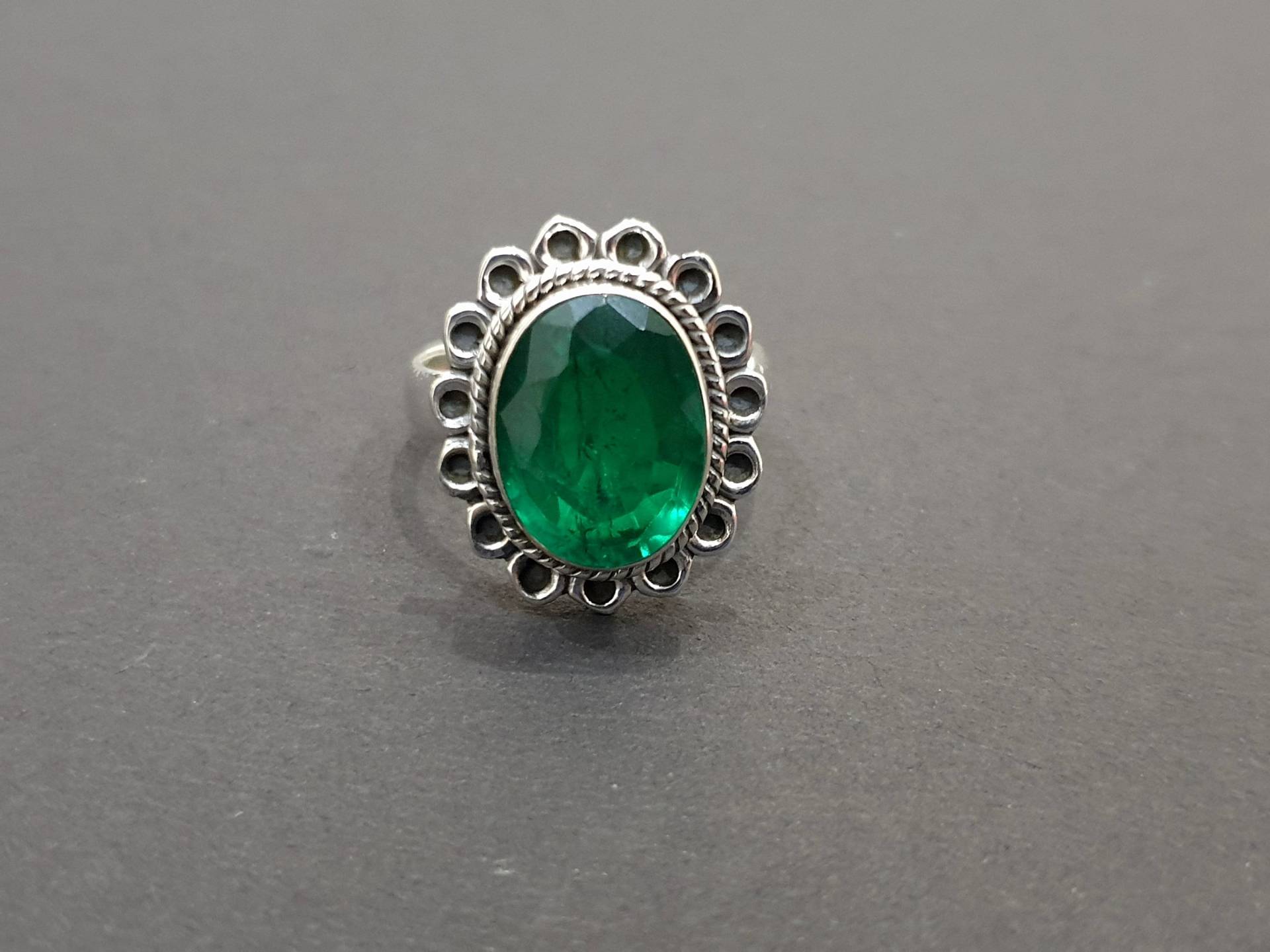 Designer Smaragd Ring, 925 Massiv Sterling Silber Grün Oval Form Quarz Edelstein, Antiker Geschenk Für Sie von jewelleryvilla