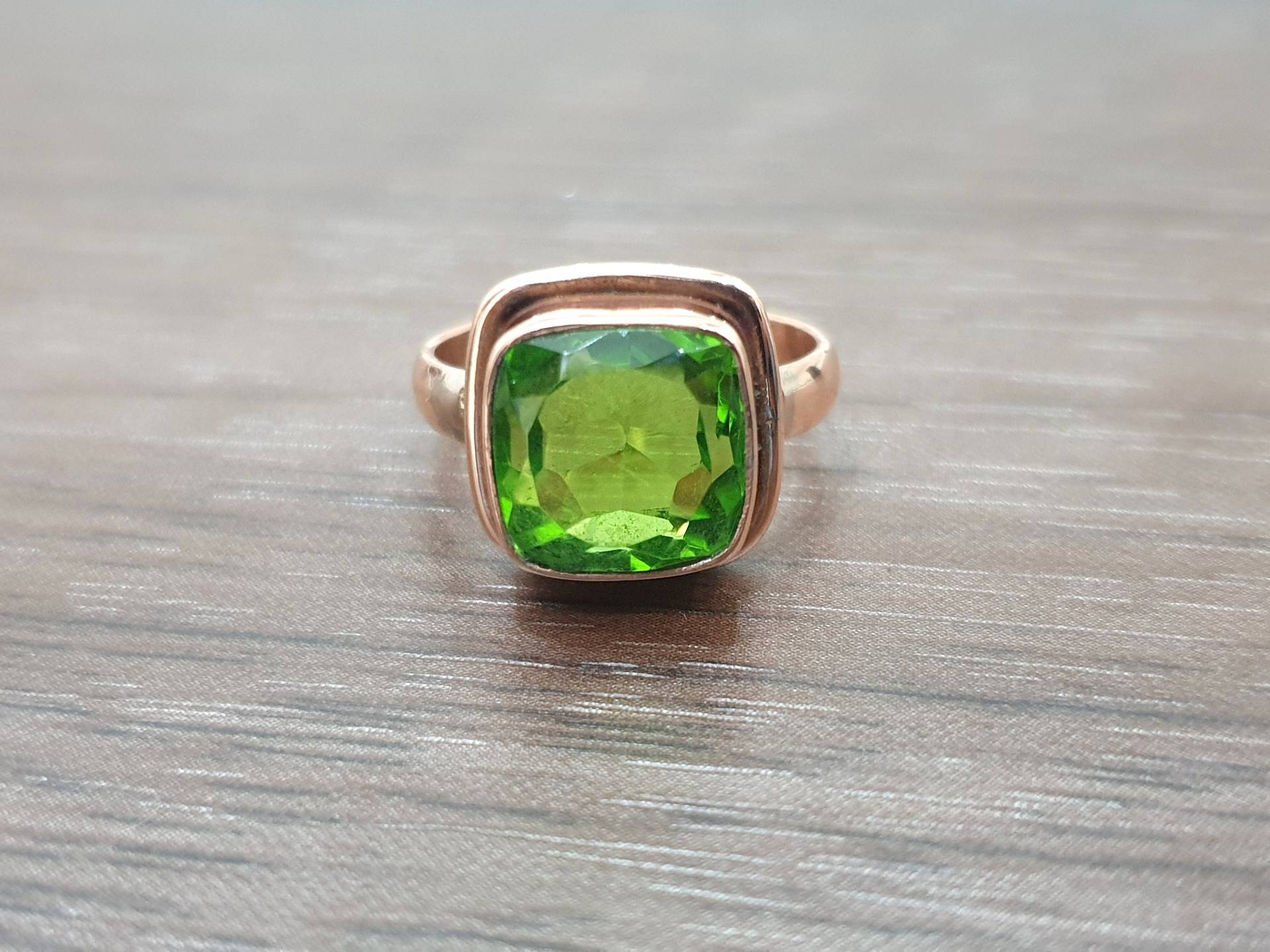 Grüner Peridot Ring, 925 Sterling Silber Cushion Cut Quarz Edelstein, Rose Gold, Gelb Gold Fill Damen Ring von jewelleryvilla