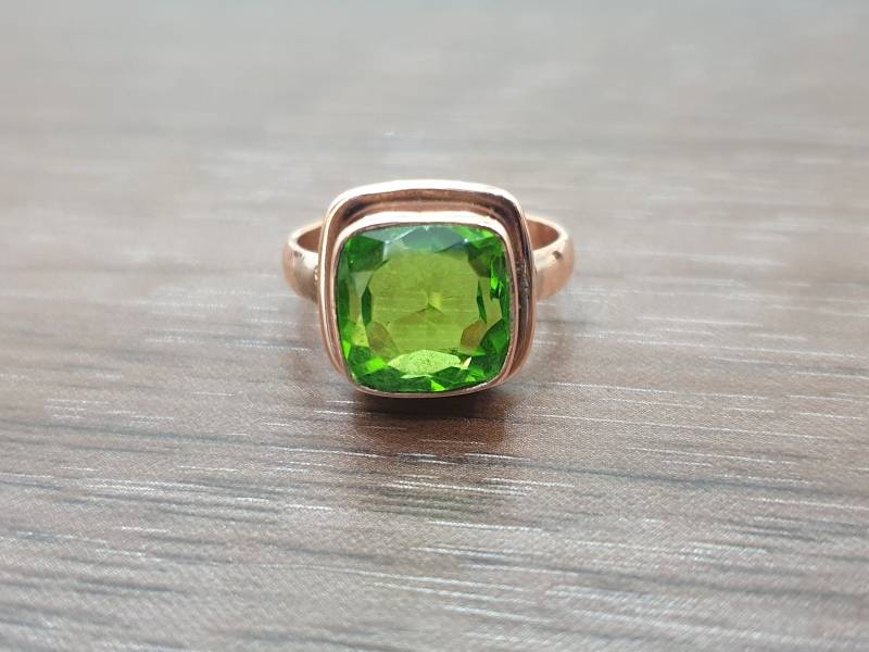 Grüner Peridot Ring, 925 Sterling Silber Cushion Cut Quarz Edelstein, Rose Gold, Gelb Gold Fill Damen Ring von jewelleryvilla