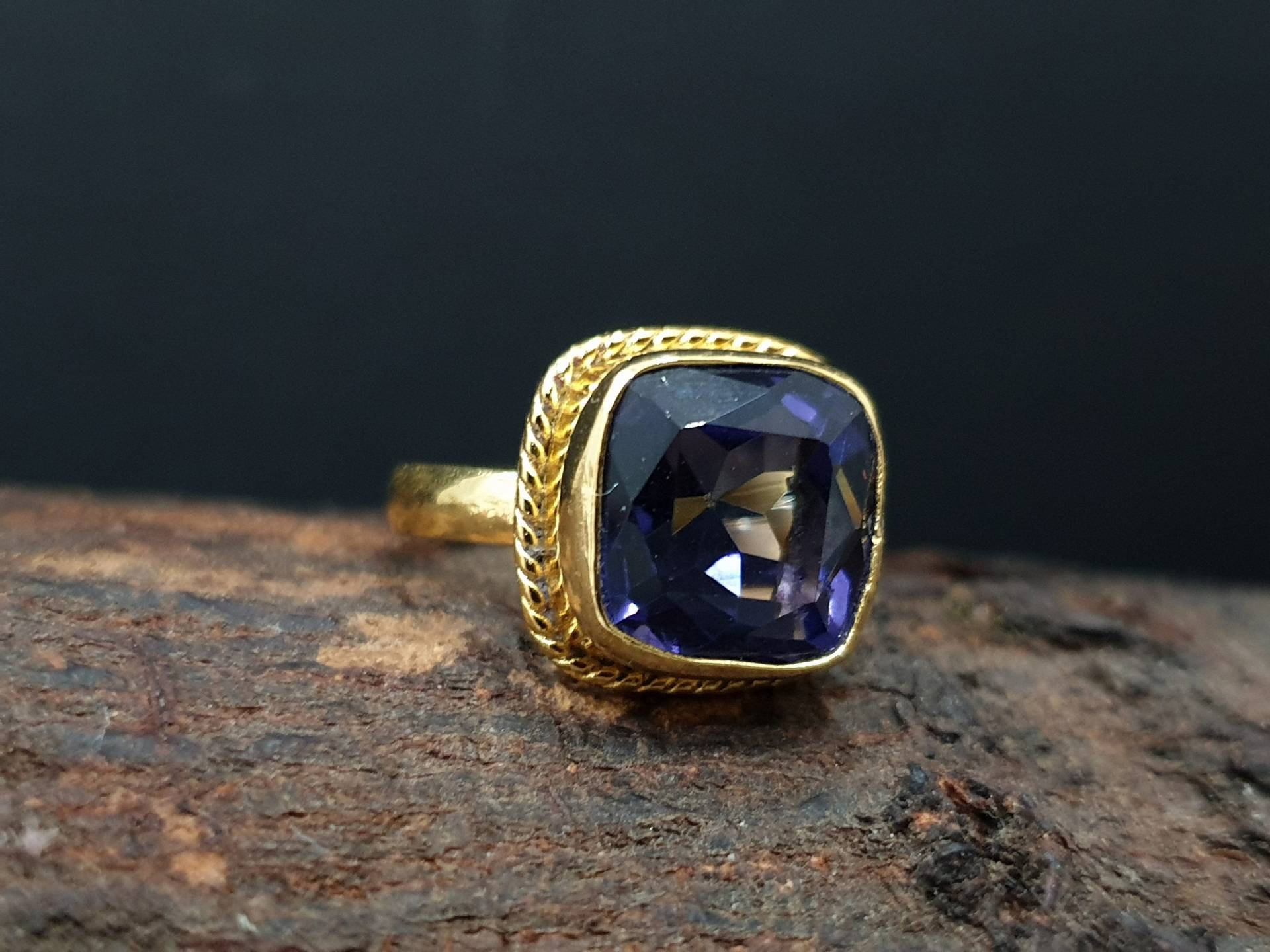Lila Amethyst Ring, 22K Gelbgold Füllring, 925 Massiv Sterling Silber Handgemachter Quarz Edelstein Geschenkring von jewelleryvilla