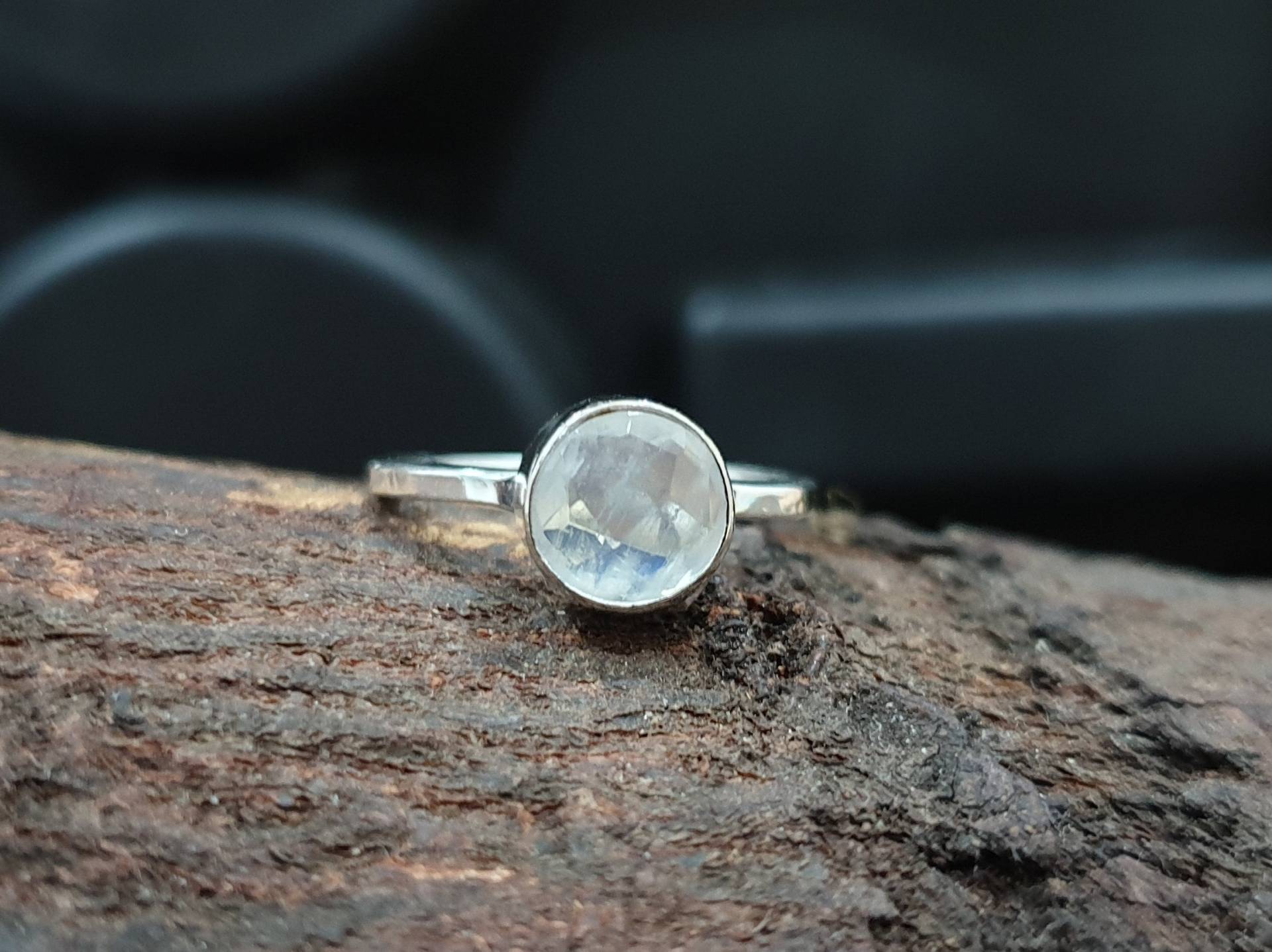 Natürlicher Regenbogen Mondstein Ring, 925 Sterling Silber, Handgemachter Schmuck, Frauen Gelb Gold Ring von jewelleryvilla