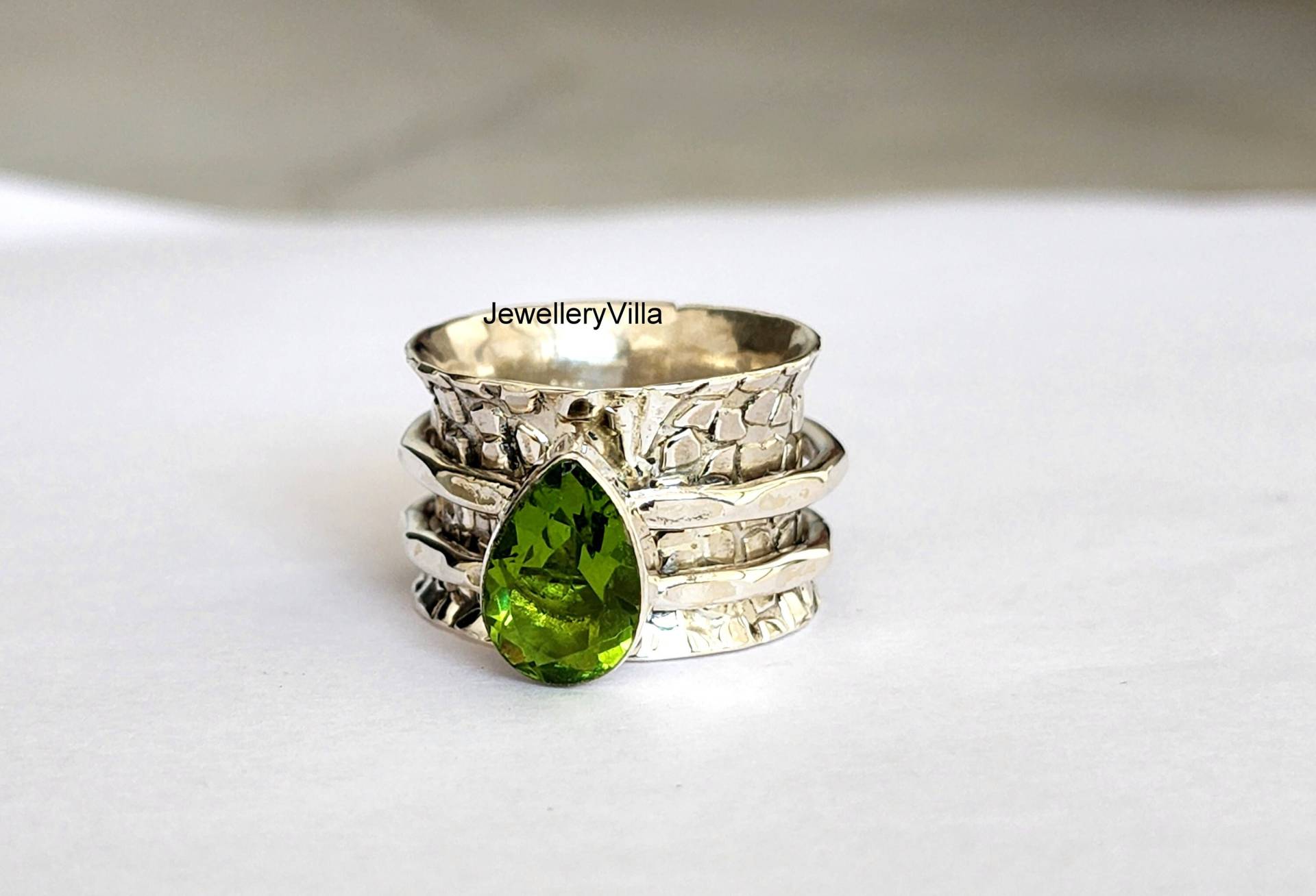 Peridot Silber Ring, Spinner Ring Für Frauen, 925 Sterling Birnenform Edelstein Angst Spin Geschenk von jewelleryvilla
