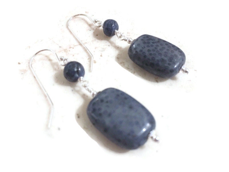 Blaue Ohrringe - Stering Silber Schmuck Schwamm Koralle Edelstein Denim Pierced von jewelrybycarmal