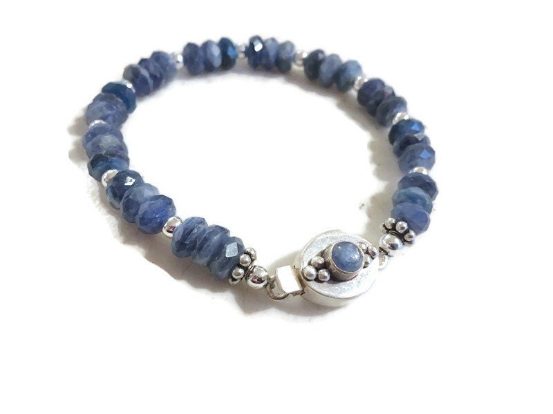 Blaues Armband - Kyanit Edelstein Schmuck Sterling Silber Jeans Perlen von jewelrybycarmal