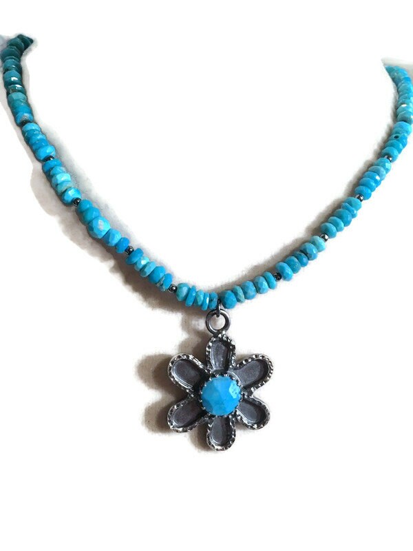 Dornröschen Türkis Halskette - Oxidierte Sterling Silber Schmuck Blumen Anhänger Blaue Perlen Geschenk Jewelrybycarmal von jewelrybycarmal