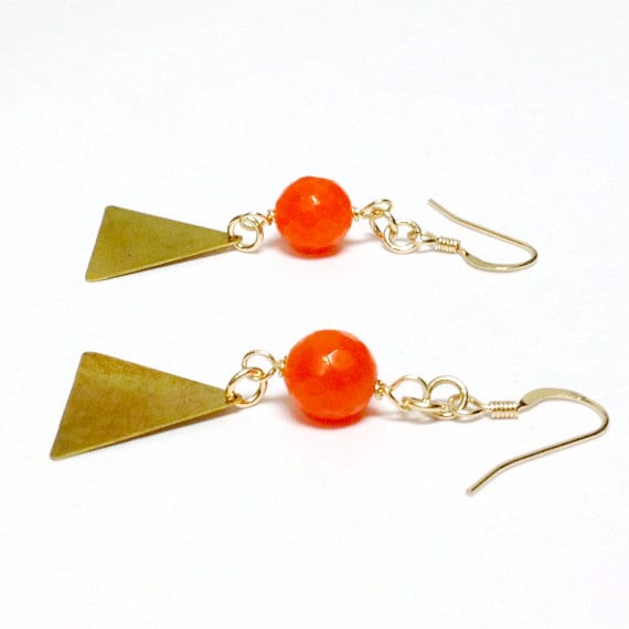 Dreieck Ohrringe Orange Gold Schmuck Modern Geometrisch Tangerine Jade Edelstein Hipster Mode von jewelrybycarmal