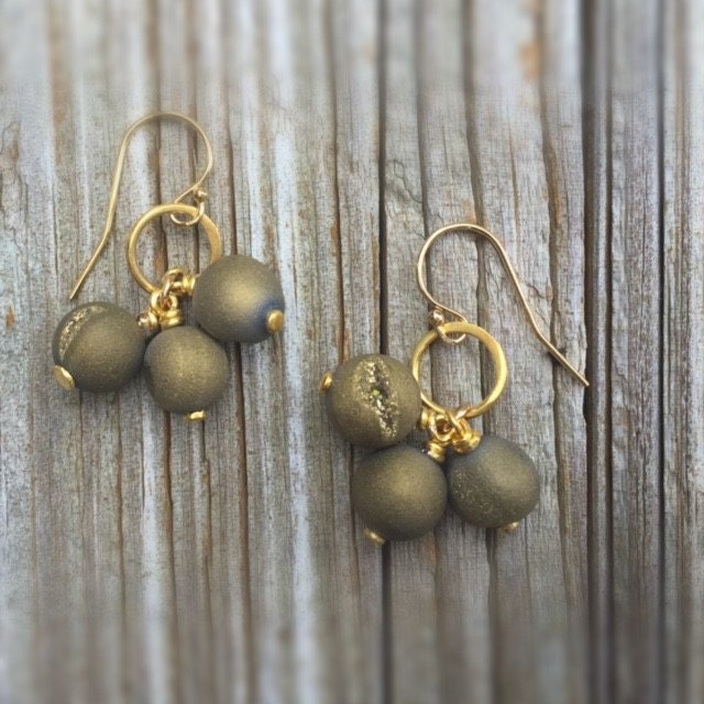 Druzy Ohrringe - Brauner Schmuck Edelsteinschmuck Gold Mod Mode von jewelrybycarmal