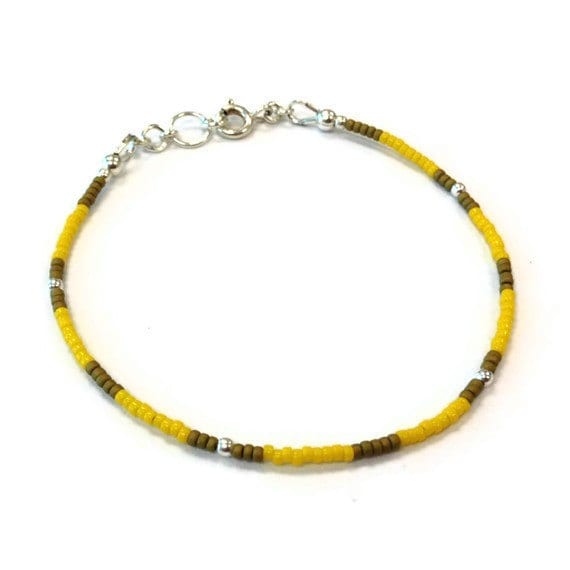 Dünnes Gelbes Armband - Sterling Silber Schmuck Gelb Und Tan Perlen Stapelbar Layering Everyday Minimal B-264 von jewelrybycarmal