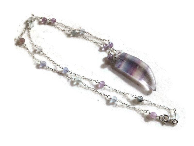 Fluorit Halskette - Horn Anhänger Lila Grün Edelstein Schmuck Sterling Silber Multicolor von jewelrybycarmal
