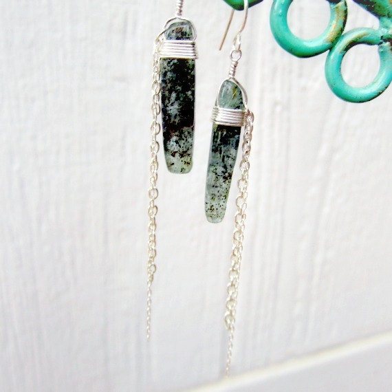 Grüne Kyanit Spike Ohrringe - Einzigartiger Handgemachter Schmuck Edelstein Sterling Silber Kette 925 Grüne Kyanit Spike Ohrringe - Einzigartiger Handgemachter Schmuck Edelstein Sterling Silber Kette 925 von jewelrybycarmal