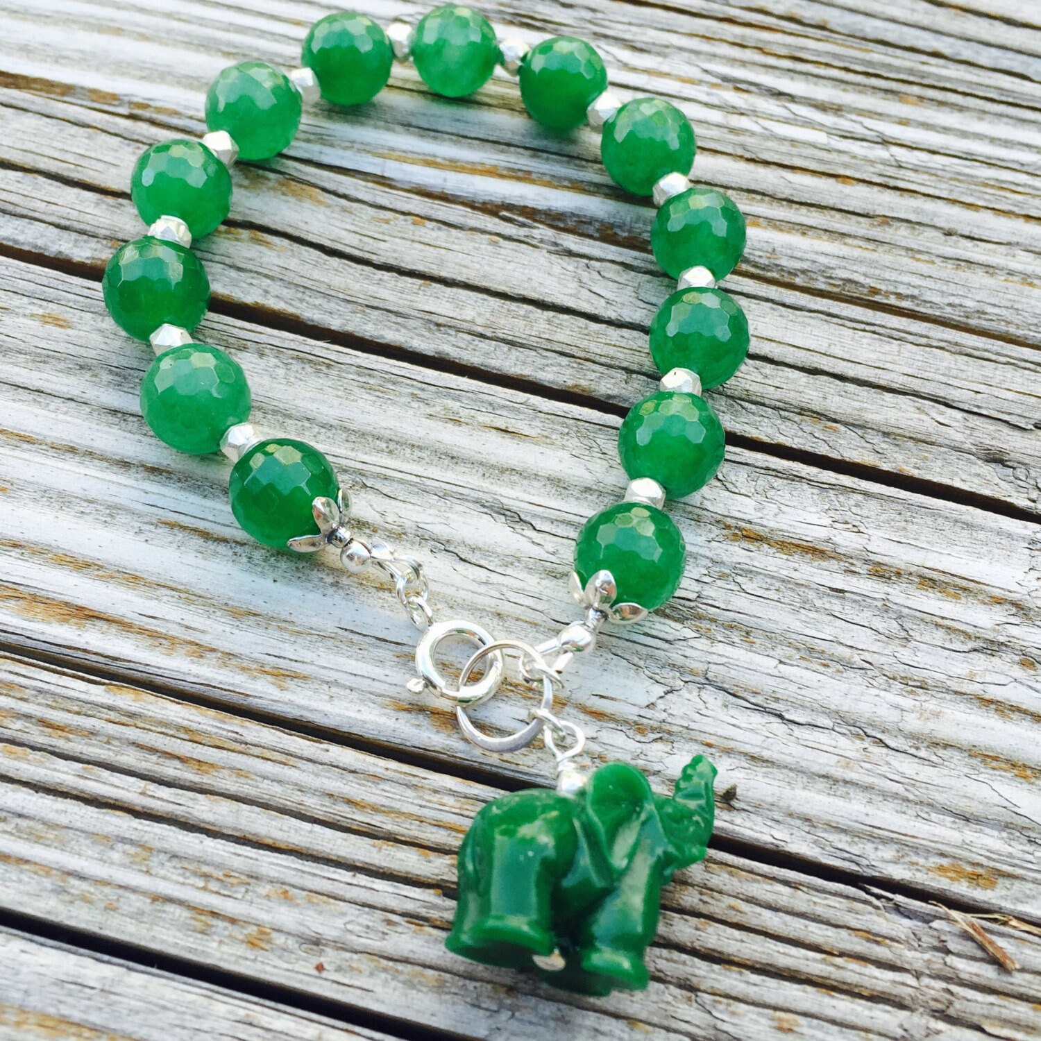 Grünes Armband - Jade Edelstein Schmuck Elefant Perlen Sterling Silber Chunky Charm von jewelrybycarmal