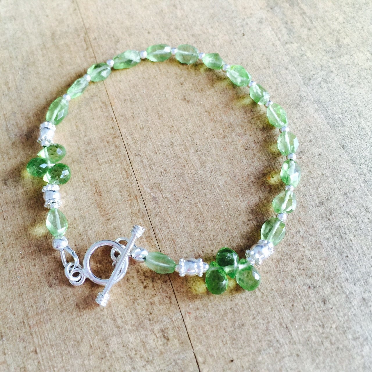 Grünes Armband - Peridot Edelstein Schmuck August Geburtsstein Perlenschmuck Funky Sterling Silber Mode von jewelrybycarmal