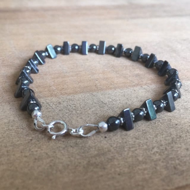 Hämatit Armband - Grauer Edelstein Schmuck Sterling Silber Perlen Zierlich von jewelrybycarmal